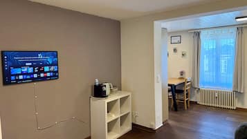 Standard-Studio, 2 Einzelbetten, eigenes Bad, Bergblick | Verdunkelungsvorhänge, Bügeleisen/Bügelbrett, Reisekinderbett