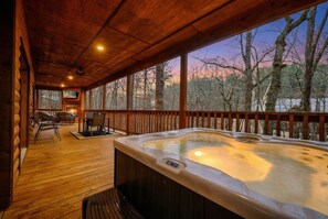 Indoor spa tub - Cozy Broken Bow Getaway w/ Hot Tub, Sauna, & Creek (Broken Bow)