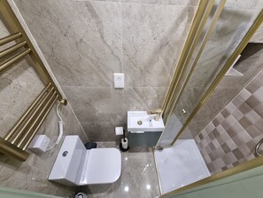 Unclassified image, 5 of 10, button