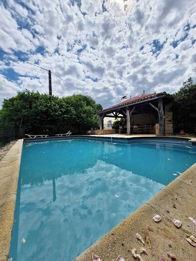 Fantastic 6-bedroom villa in Gers - Lake, huge garden, swimming pool