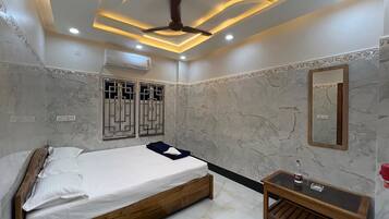 Basic Room | Free WiFi