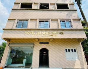 Exterior detail - HOTEL JALANGI EMPIRE (Mayapur)