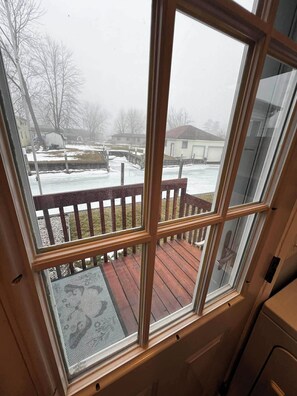 Interior - Cozy 2 bedroom corner canal cottage in gorgeous Algonac with AC. (Algonac)