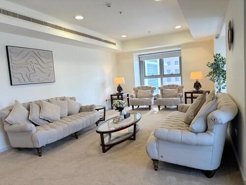 Princess Tower Luxury Apartment - Marina View  - Barasti Beach - 5 Min Walk