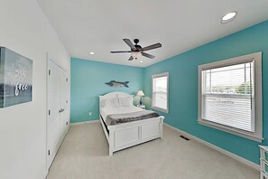 Desk, iron/ironing board, free WiFi - Charming Retreat at Beach Club, Spacious 4 Bedroom House, Minutes to Bethany (Ocean View)