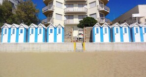 Exterior - Three-room apartment for 6 guests in central area-Rif.Mediterraneo (San Vincenzo)