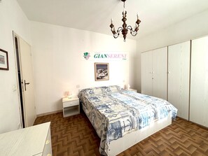 3 bedrooms - Three-room apartment for 6 guests in central area-Rif.Mediterraneo (San Vincenzo)