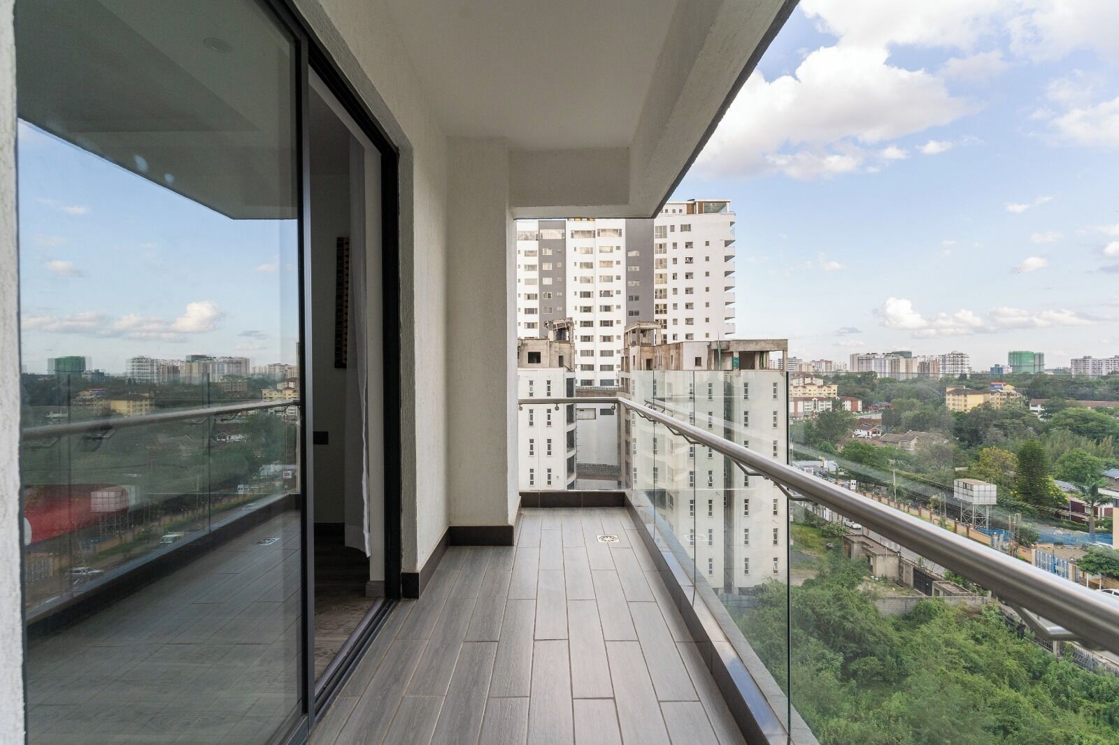 Family Apartment, City View | Pemandangan balkoni