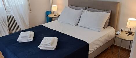 1 bedroom, desk, iron/ironing board, WiFi (free)