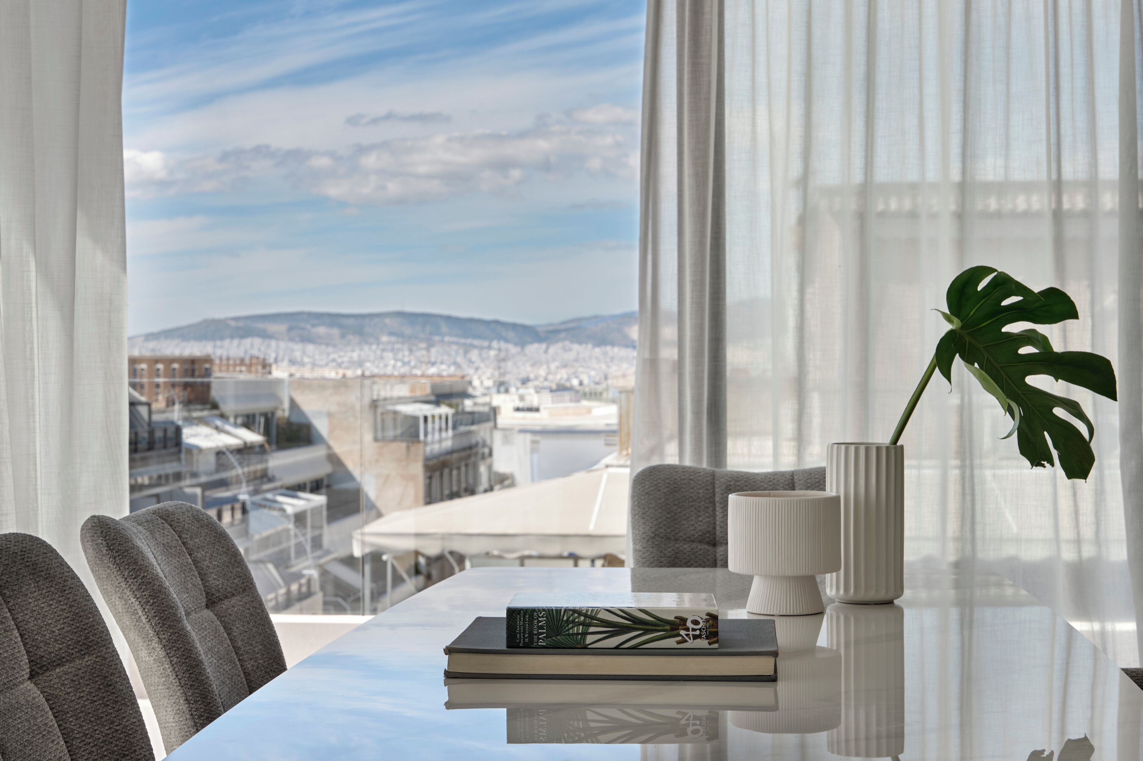 Signature Penthouse Residence | 客廳