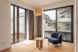 Premium Dual Master Residence | アイロン / アイロン台、WiFi (無料)