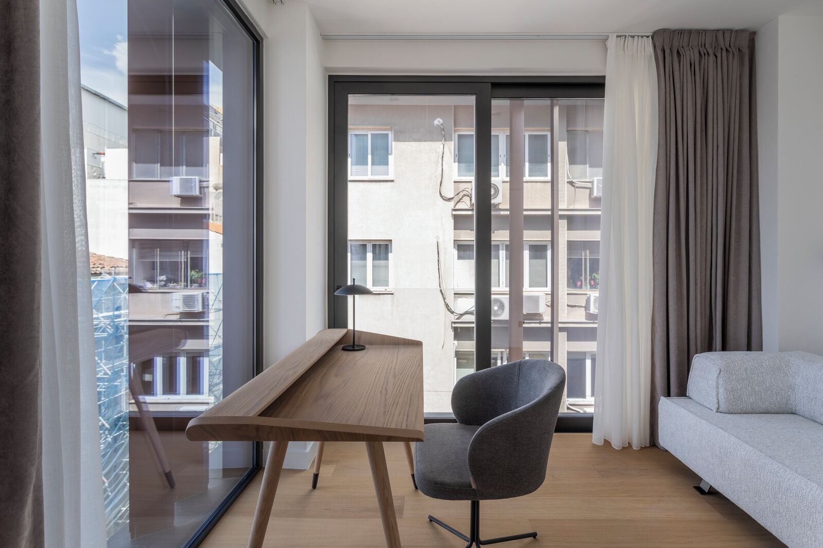 Deluxe Two Berdroom Residence office room | アイロン / アイロン台、WiFi (無料)