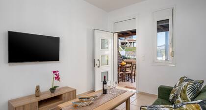 Levanta Cozy Two-Bedroom Apartment in Kalavarda