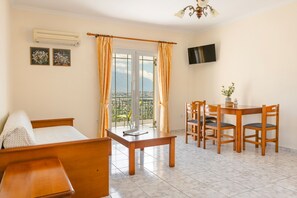 TV, offices - Kallithea Apartment for 4 (Lakithra)
