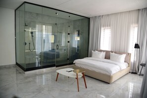 Luxury Apartment, Golf View | Desk, laptop workspace, soundproofing, free WiFi - Hotel De Alommah Kubwa Abuja Nigeria (Abuja)