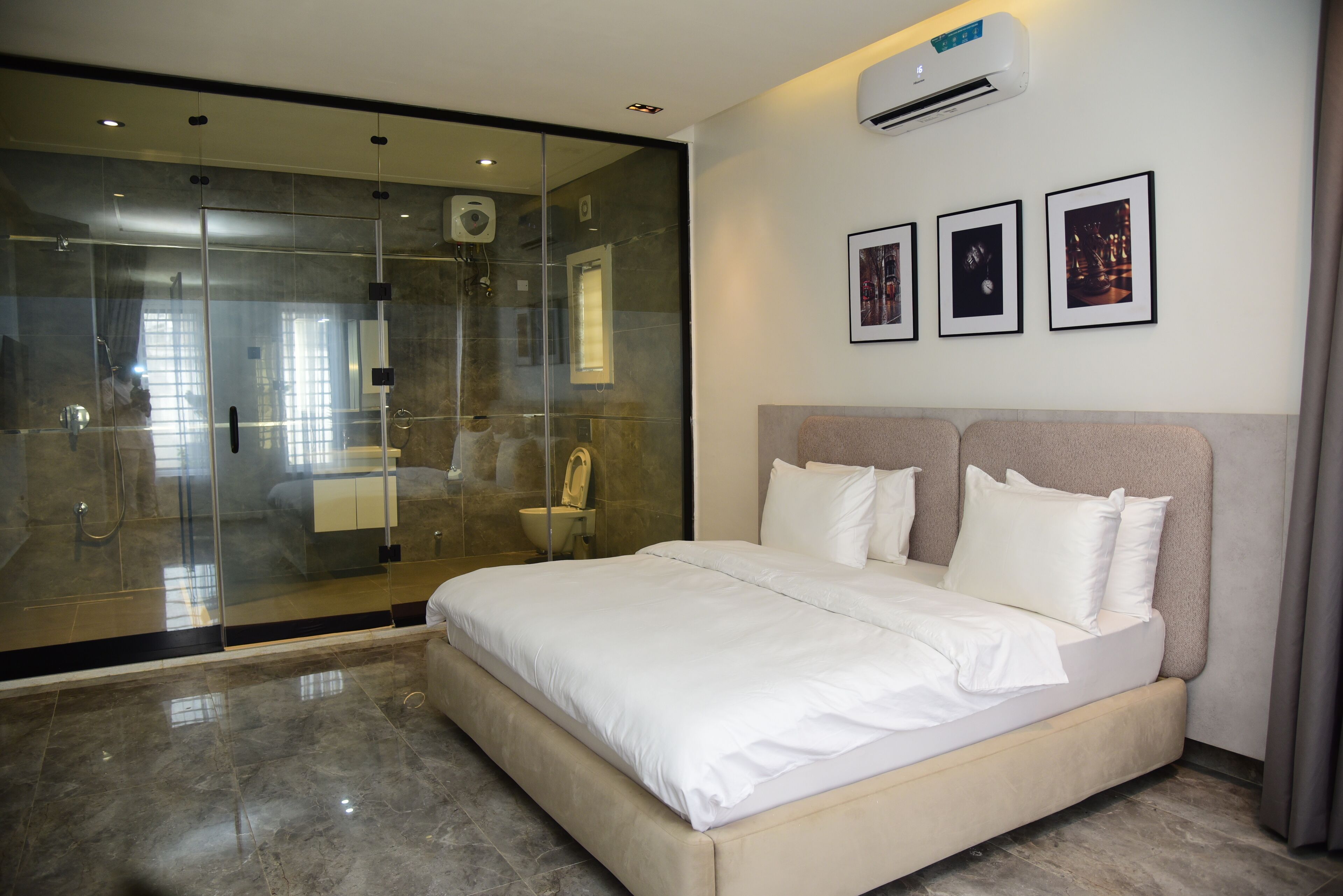 Luxury Triple Room, City View | Desk, laptop workspace, soundproofing, free WiFi