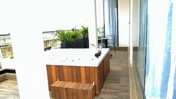 Superior appartement, uitzicht op binnenplaats | Interieur