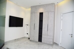 Superior Apartment, Courtyard View | Interior - Hotel De Alommah Kubwa Abuja Nigeria (Abuja)