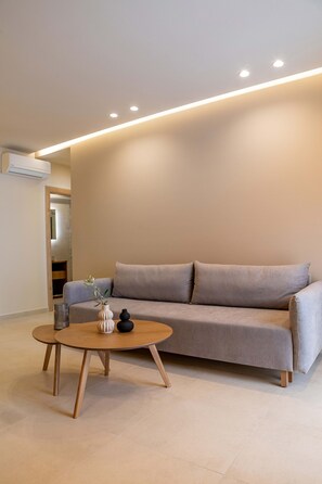 TV, offices - OliveVine4 · Πολυτελές Διαμέρισμα με Θέα Ναύπλιο (Nafplio)