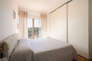2 bedrooms, iron/ironing board, bed sheets - Gimber Lofts 2 by Klodge- vintage flat with Wi-Fi (Olbia)