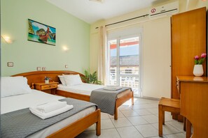 1 chambre, fer et planche à repasser, Wi-Fi gratuit, draps fournis