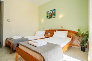 1 chambre, fer et planche à repasser, Wi-Fi gratuit, draps fournis
