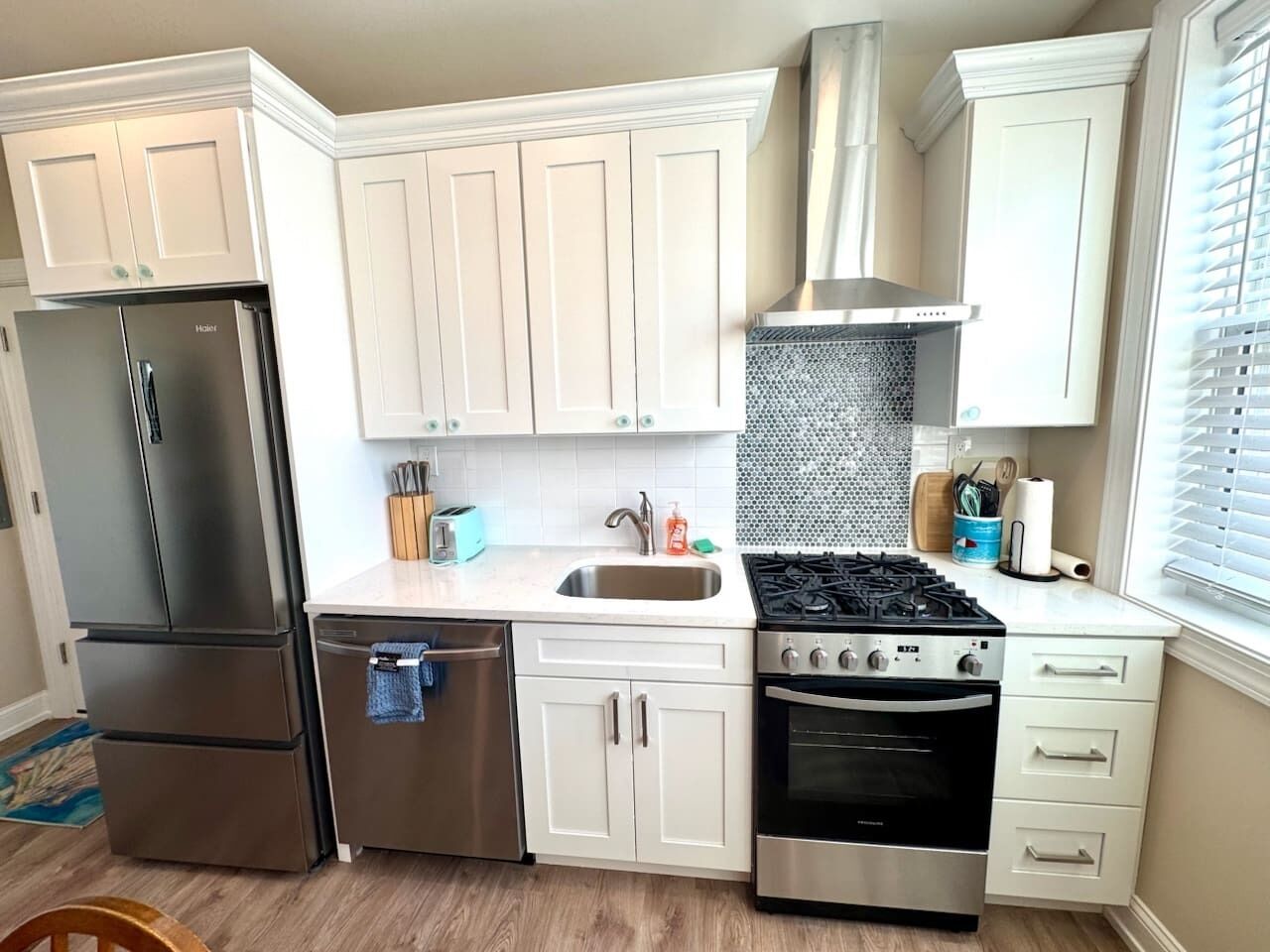 雪櫃、微波爐、焗爐、爐具