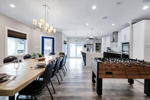 Dining - Stylish 6BR/5BA, DT, Hot Tub, Games, Sleeps 20+ (San Antonio)