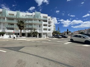 Exterior - Cozy Apartment with Pool, Near Beach, and Town Center in Roses (Roses)