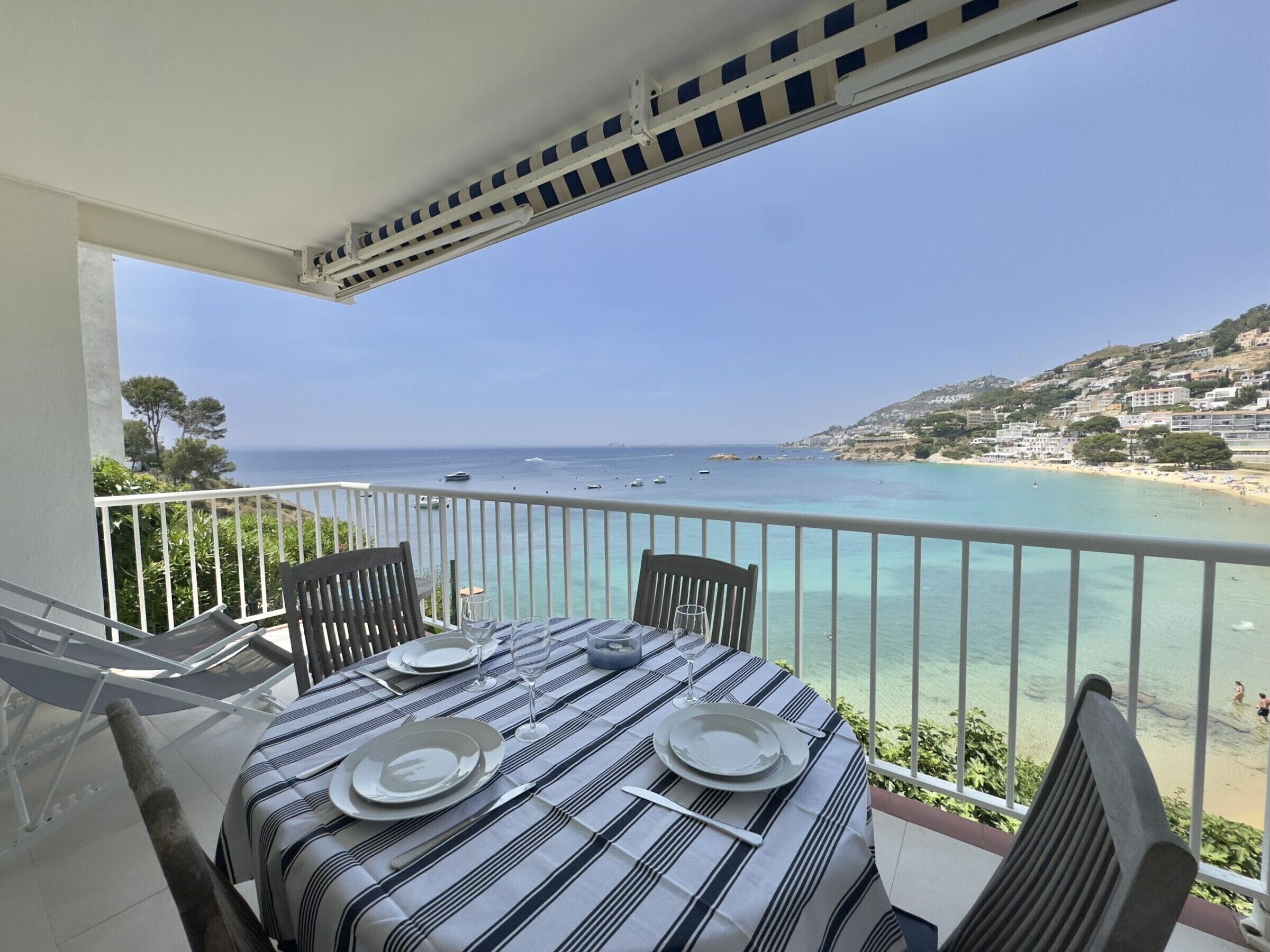 屋外ダイニングエリア