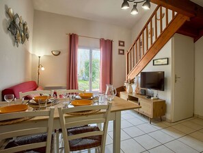 Dining - T2 in Barbotan-les-Thermes with Private Garden (Barbotan-les-Thermes)
