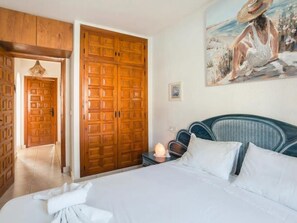 2 bedrooms, free WiFi, bed sheets - Apartment with sea view - 4 guests (Denia)