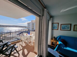 Interior - Apartment with sea view - 2 guests (L'Escala)