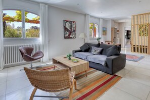 Living area - Large villa for 2 families - 6 bedrooms - Secure swimming pool - Six-Fours (Six fours les plages)