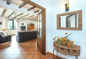 Smart TV, DVD player - Aldea Repos - Eight Bedroom Villa, Sleeps 16 (Costa Brava)