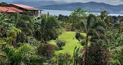Luxurious and spacious Villa in peaceful Nuevo Arenal