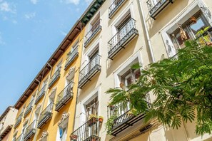 Unclassified image, 5 of 35, button - Vrbo Property (Madrid)