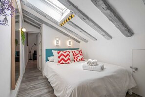 Bügeleisen/Bügelbrett, Internetzugang, Bettwäsche