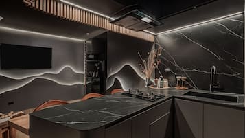 Superior Suite, City View | Private kitchen