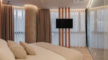 Deluxe Suite, City View