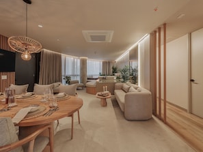 Suite Deluxe, 4 habitaciones, vistas a la ciudad | Interior