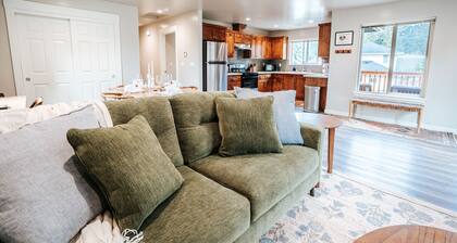 Perfect 1-bedroom apartment in the redwood curtain for your getaway