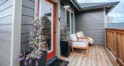 Perfect 1-bedroom apartment in the redwood curtain for your getaway