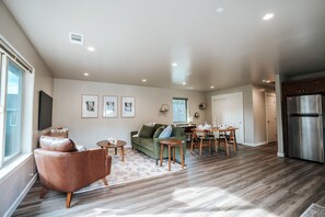 Unclassified image, 4 of 36, button - Perfect 1-bedroom apartment in the redwood curtain for your getaway (Eureka)