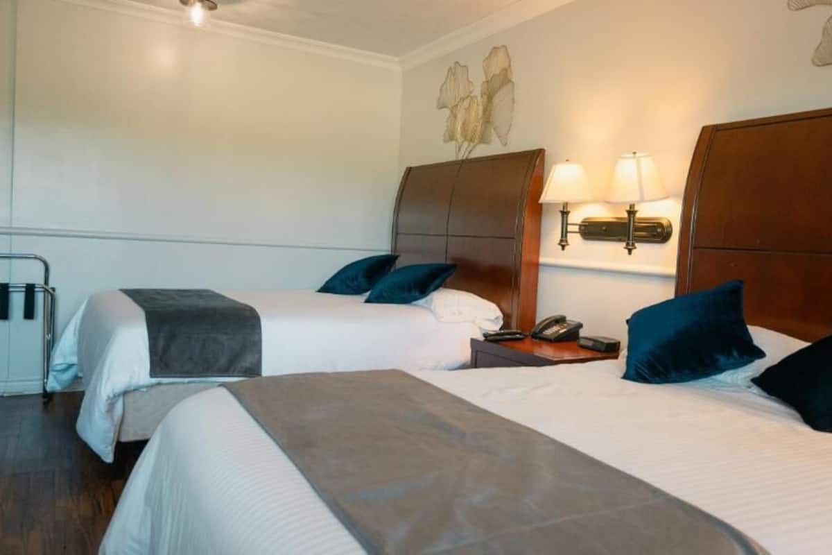 Double Room, 2 Double Beds, Non Smoking