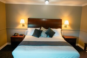 Rum - 1 kingsize-säng - icke-rökare | Skrivbord, strykjärn/strykbräda och gratis wi-fi