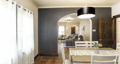 Lovely 3-bedroom house close to parks.