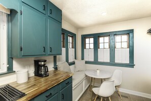 Interior - Lovely 3-bedroom house close to parks. (Wichita)