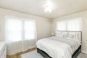 Unclassified image, 3 of 18, button