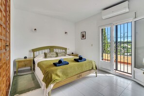 Bügeleisen/Bügelbrett, WLAN, Bettwäsche